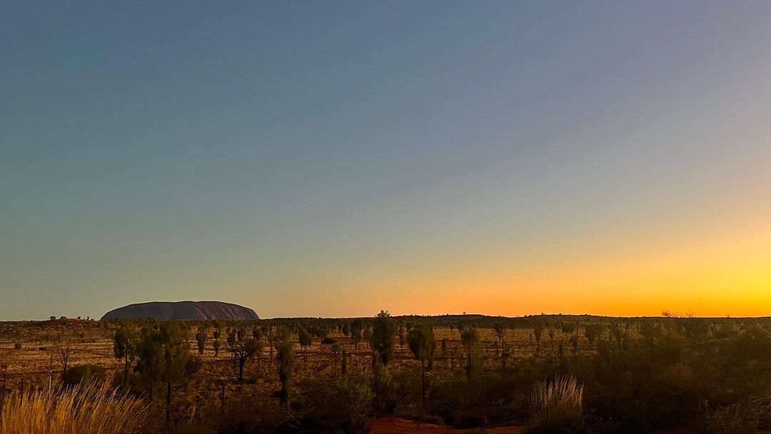 Discover Uluru and its surroundings on a 3-day excursion