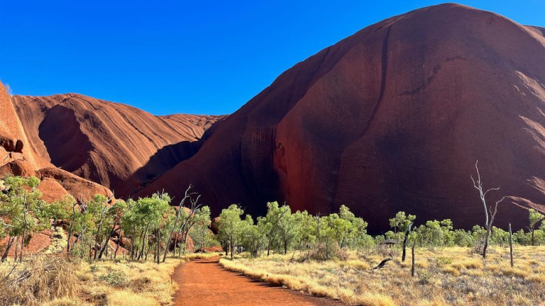 Prospect Place Dresden|Ultimate Guide to Visiting Uluru: Planning a 3-Day Cultural Journey