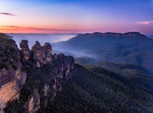 Explore the Spectacular Blue Mountains on a Guided Tour